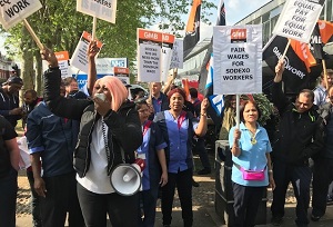 London Hospital Workers Hold Picnic in Pay Protest